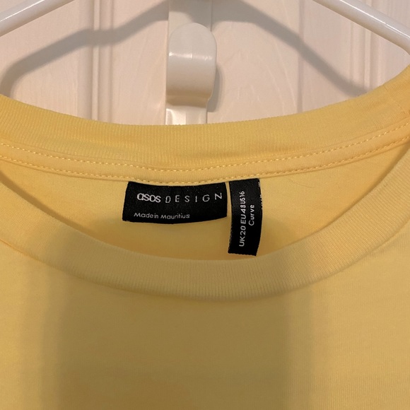 ASOS Curve Tshirt - Picture 2 of 3